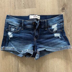 Hollister Low-Rise Short-Shorts - Size 5 (w27)
